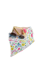 New England Floral Pouch