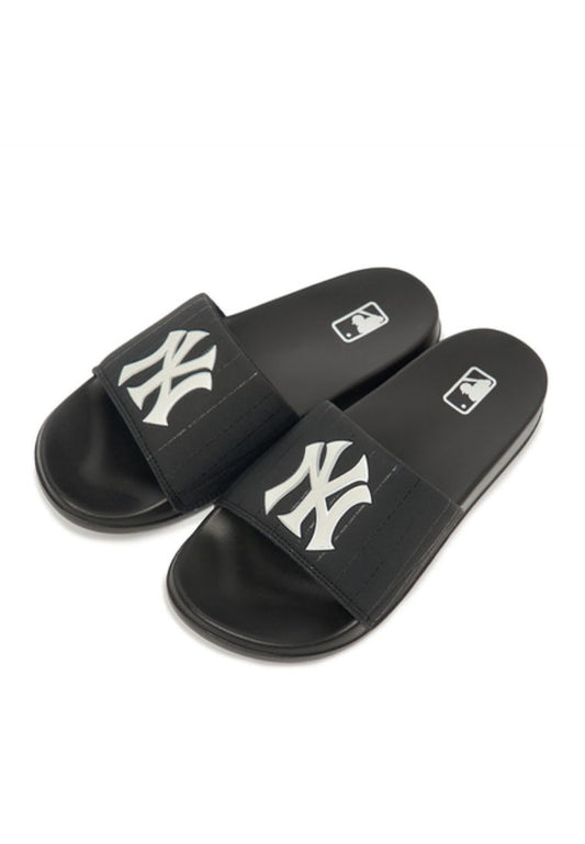 NEW MOUND NEW YORK YANKEES Black