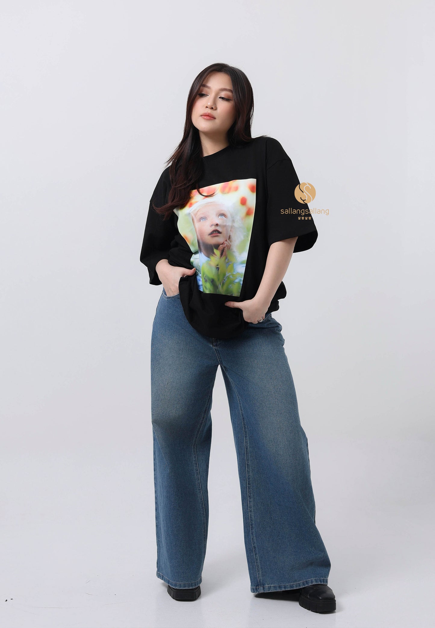 Flower Garden Girl Short Sleeve T-Shirt Black