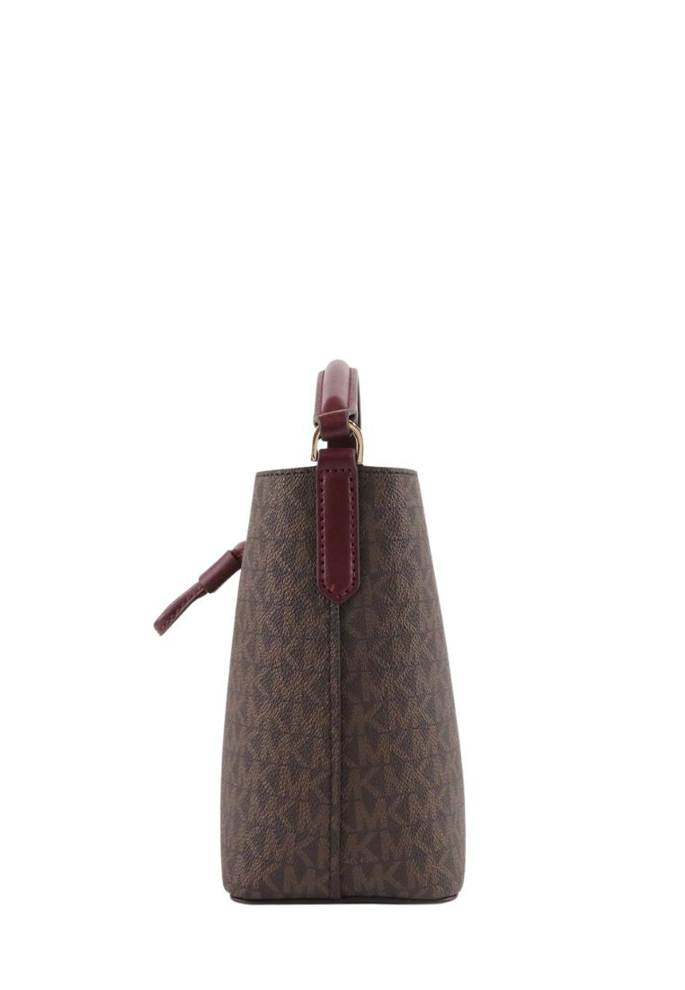 Suri Small Bucket Crossbody Bag In Signature Merlot