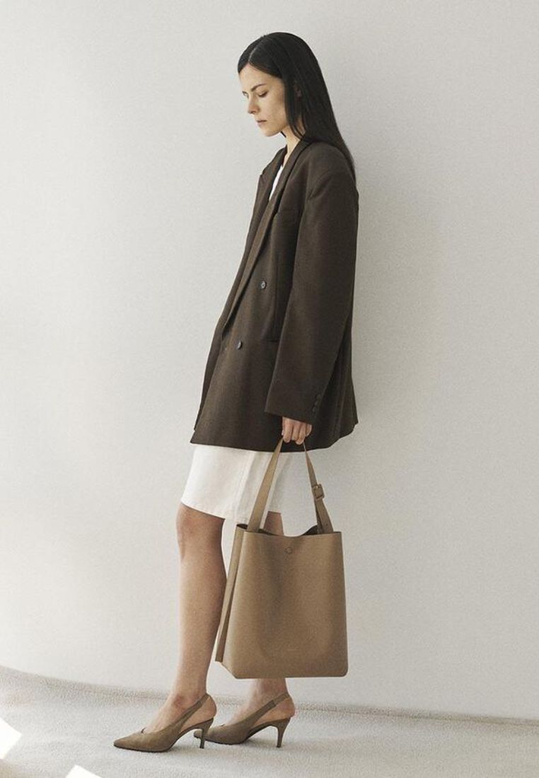 R.ARC Bucket Bag L Taupe