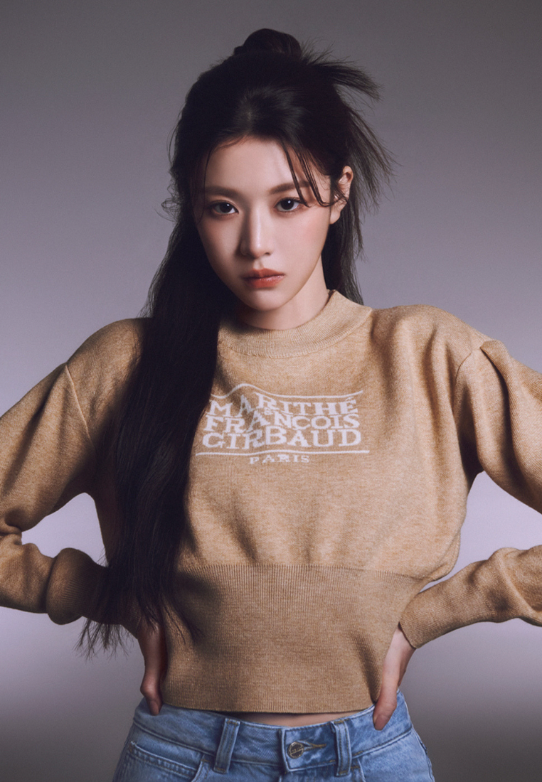 W Classic Logo Crop Knit Beige