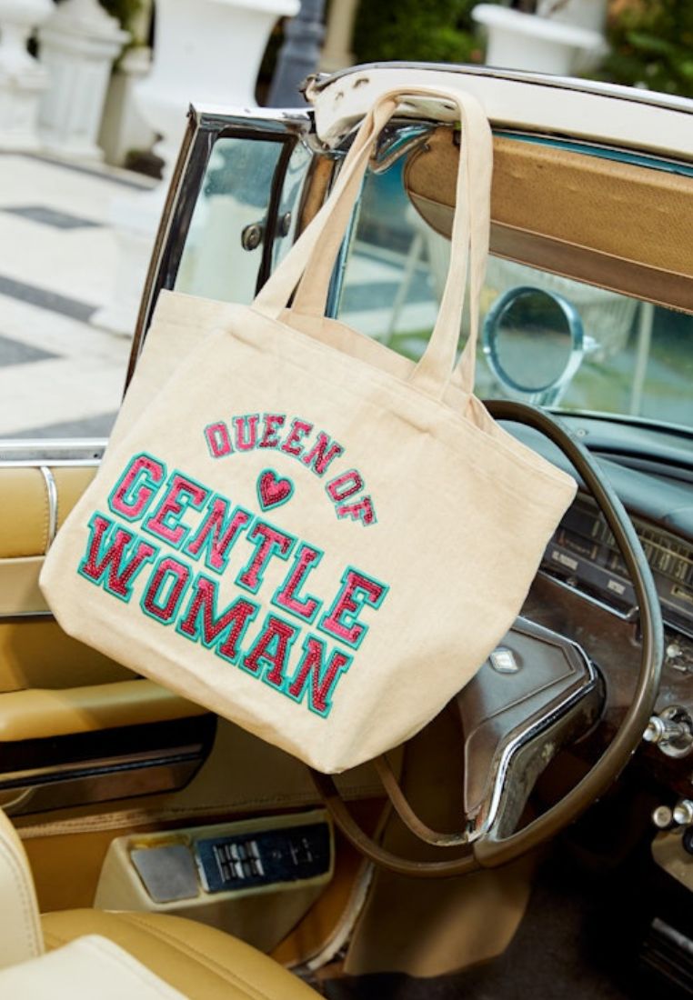 Queen Of GENTLEWOMAN Tote Bag