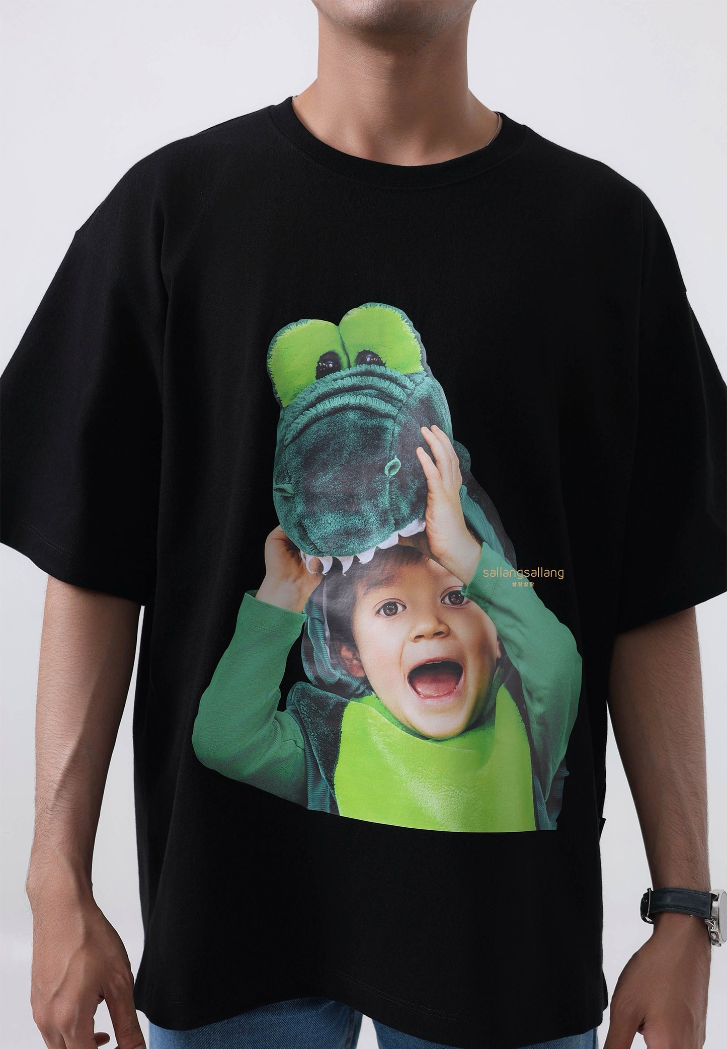 Baby Face Crocodile Doll Short Sleeve T-Shirt Black