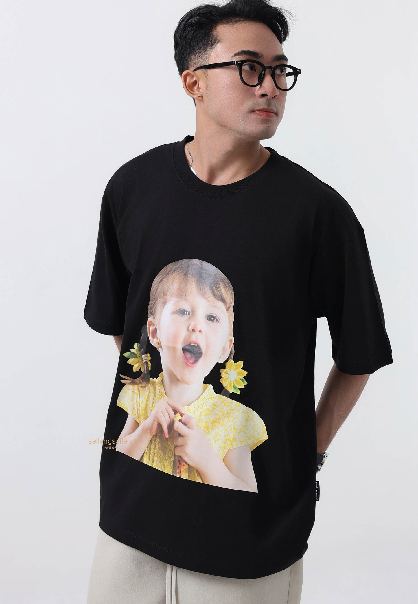 Flower Earrings Girl Baby Face Short Sleeve T-Shirt Black