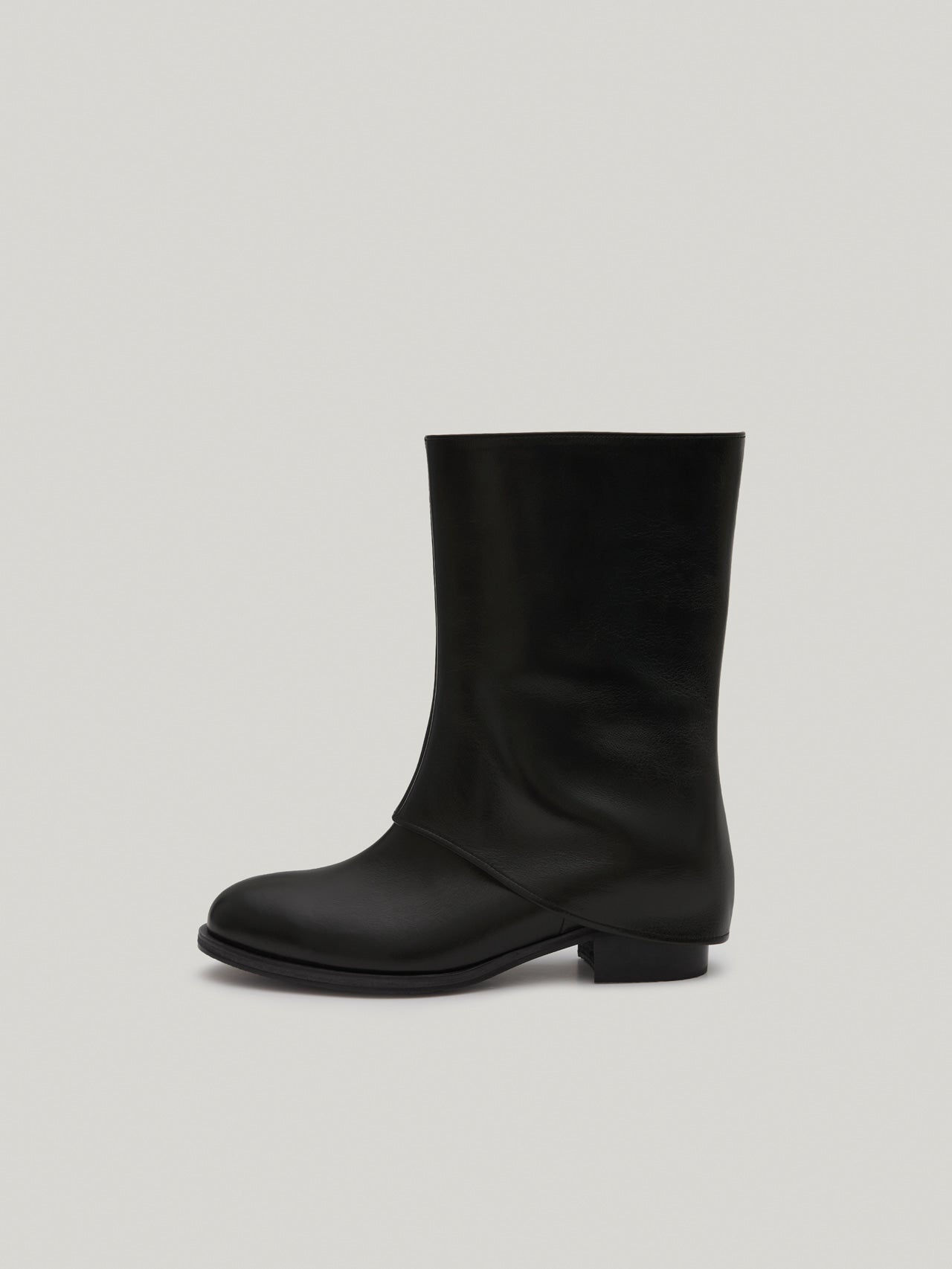 CAPE MIDDLE BOOTS soft black