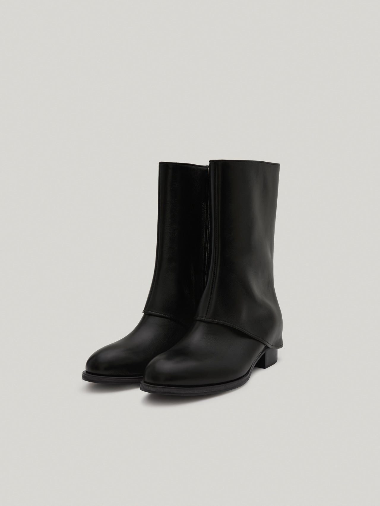 CAPE MIDDLE BOOTS soft black