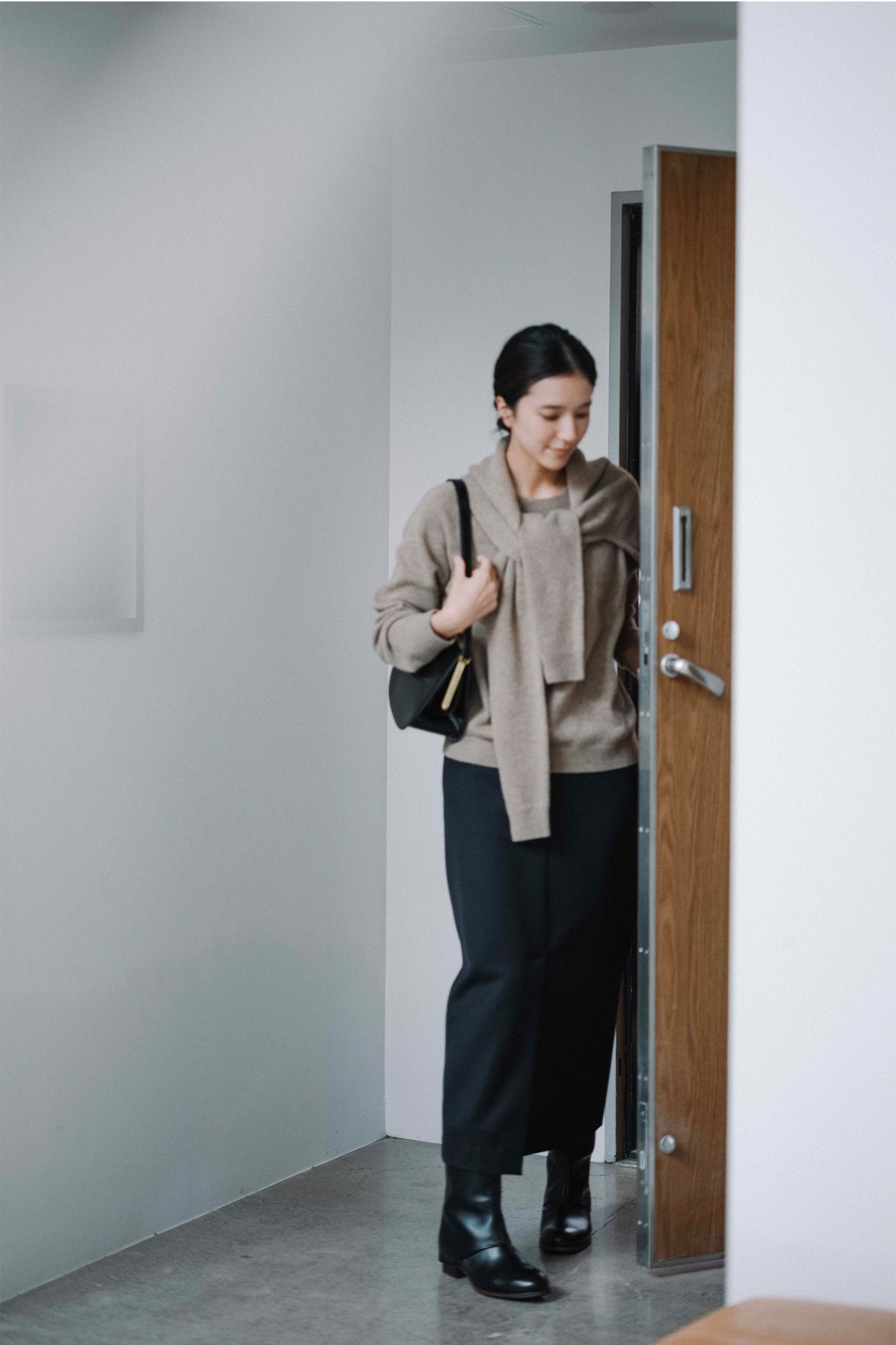 CAPE MIDDLE BOOTS soft black