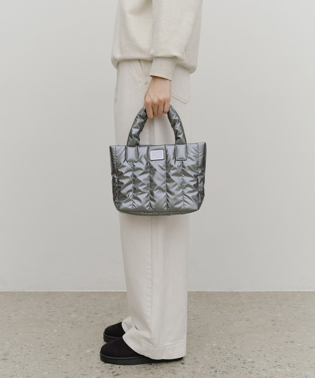 CLASSIC LOGO MATT METALLIC PADDING BAG gray