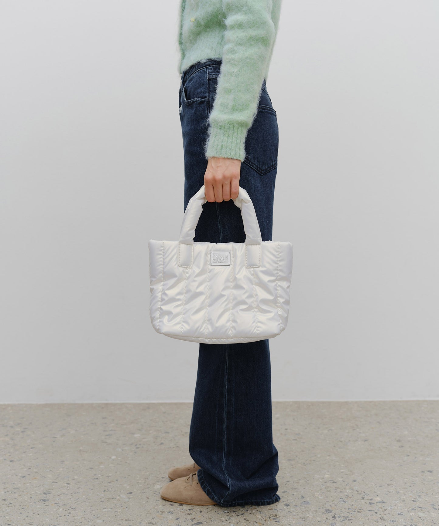 CLASSIC LOGO MATT METALLIC PADDING BAG ivory