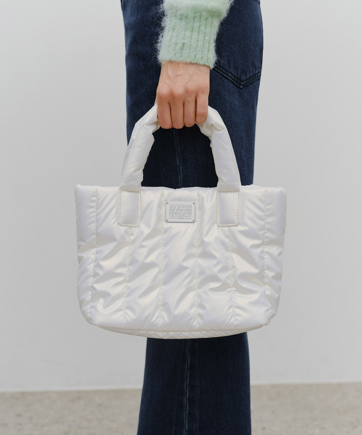 CLASSIC LOGO MATT METALLIC PADDING BAG ivory