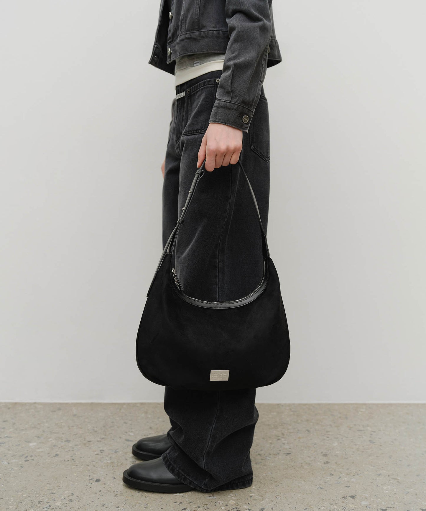 CLASSIC LOGO ROUND SUEDE SHOULDER BAG black