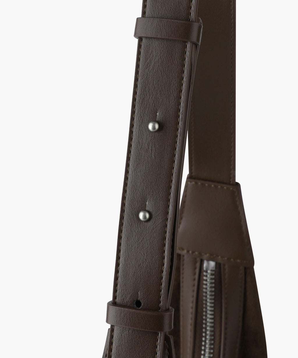 CLASSIC LOGO ROUND SUEDE SHOULDER BAG brown