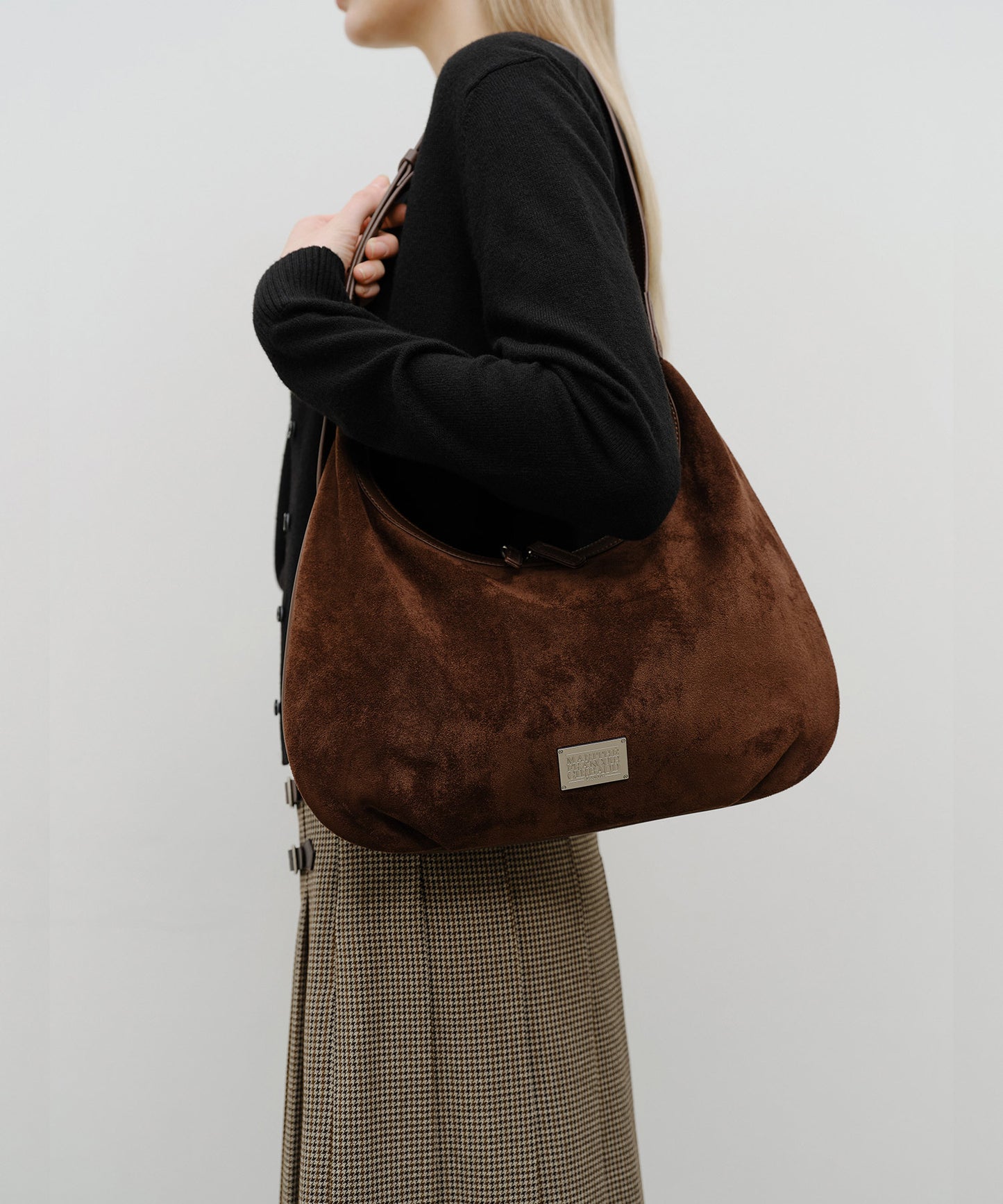 CLASSIC LOGO ROUND SUEDE SHOULDER BAG brown
