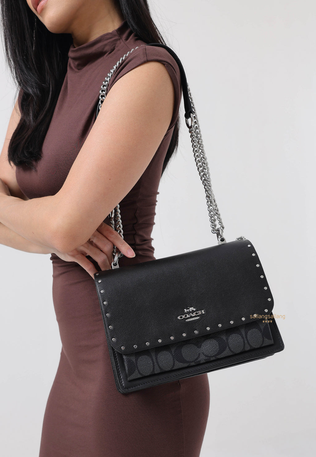 Klare Crossbody In Signature Canvas With Rivets Graphite Black