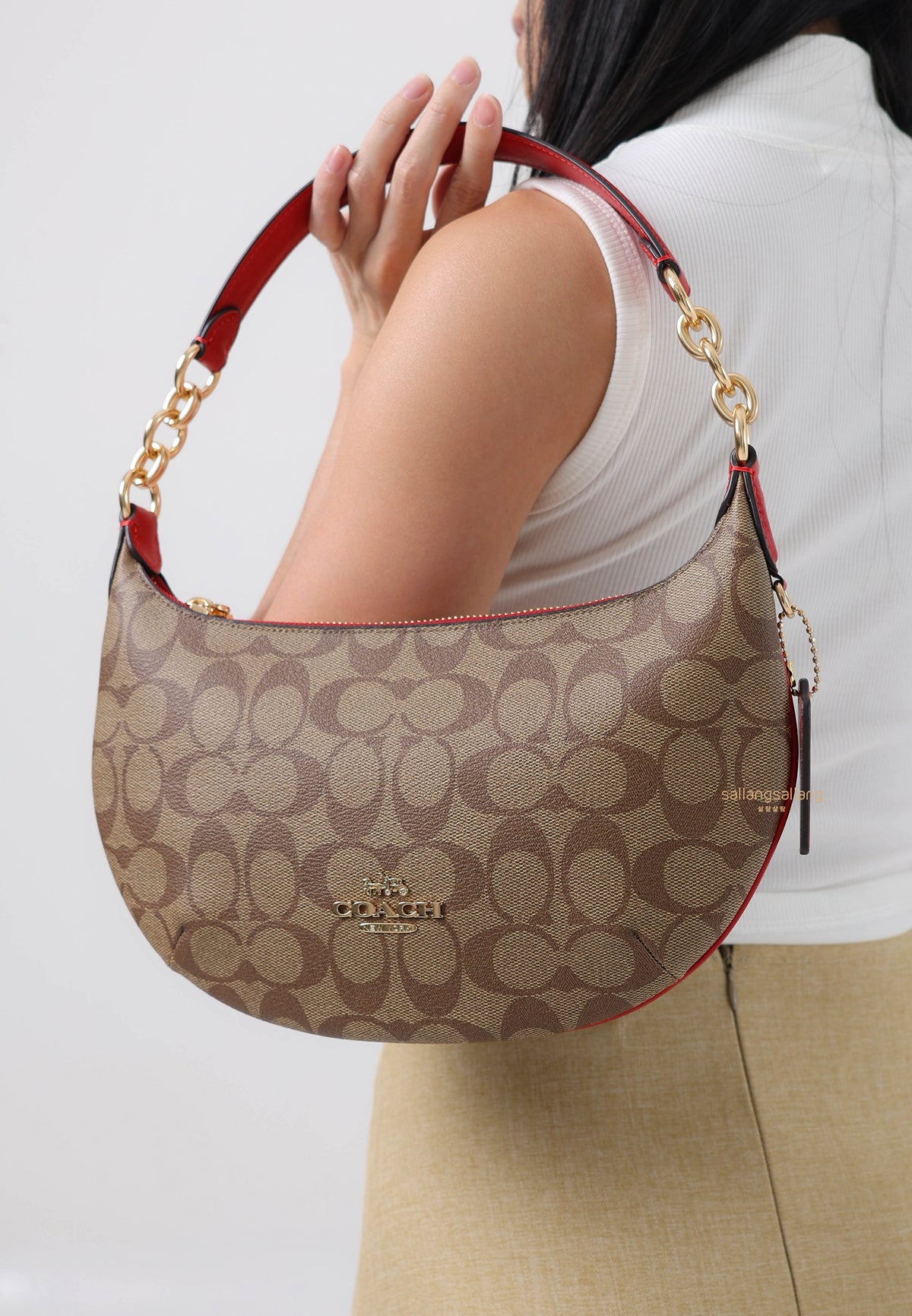 Payton Hobo In Signature Canvas Electric Red