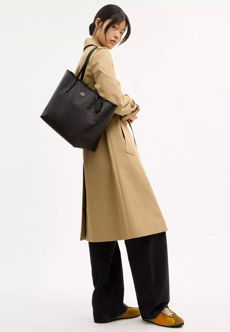 City Tote Bag In Signature Canvas Gold Walnut Black