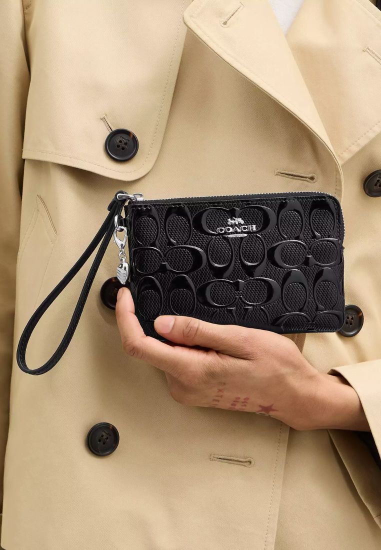 Corner Zip Wristlet In Signature Leather With Heart Charm Silver Black