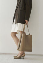 R.ARC Bucket Bag L Taupe