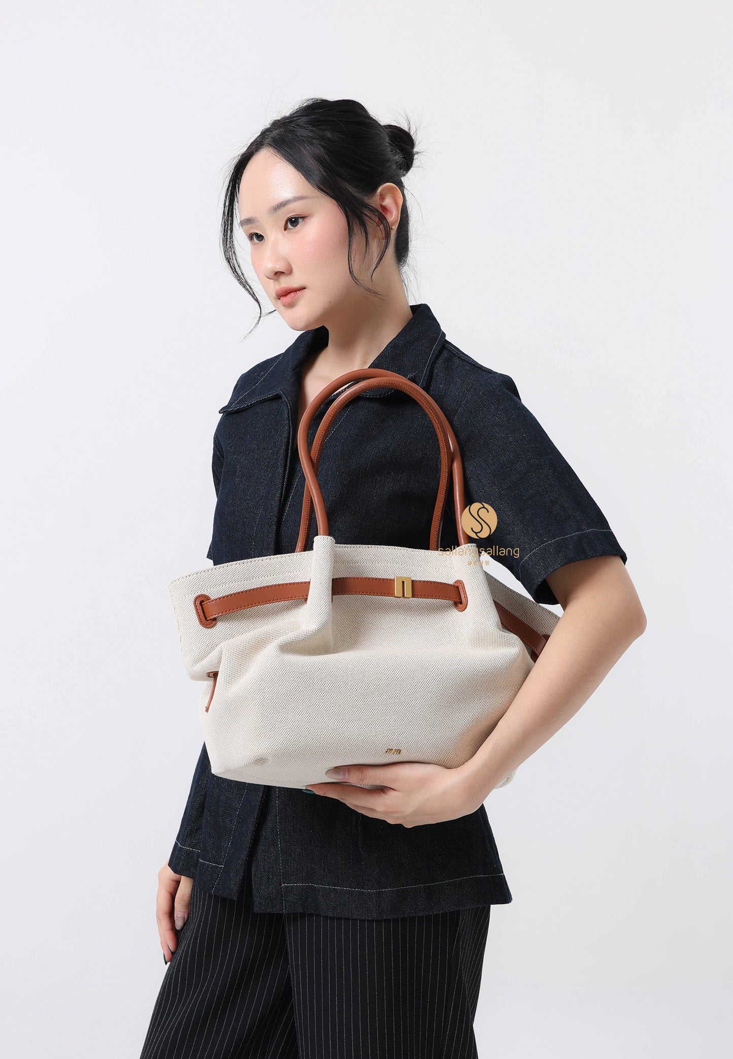 Hana Medium Tote Bag - Brown Canvas