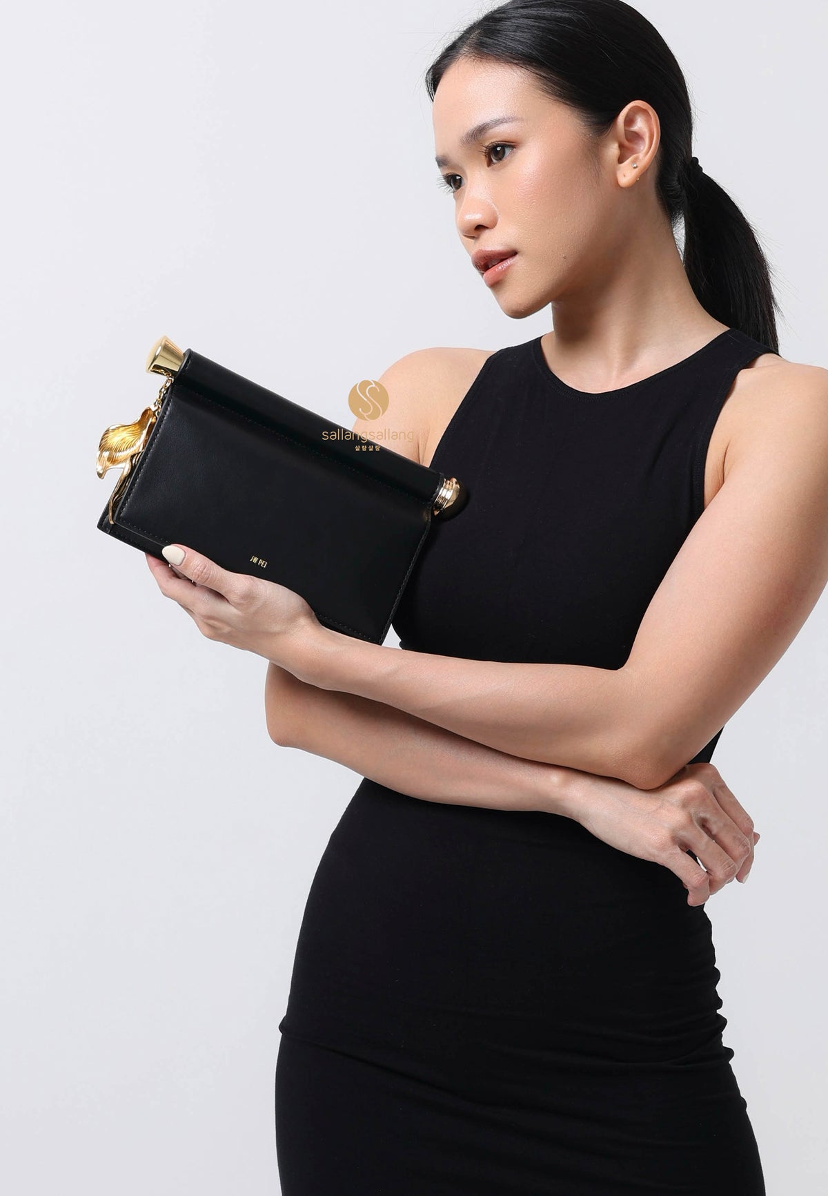 Holly Metal Pendant Embellished Clutch - Black