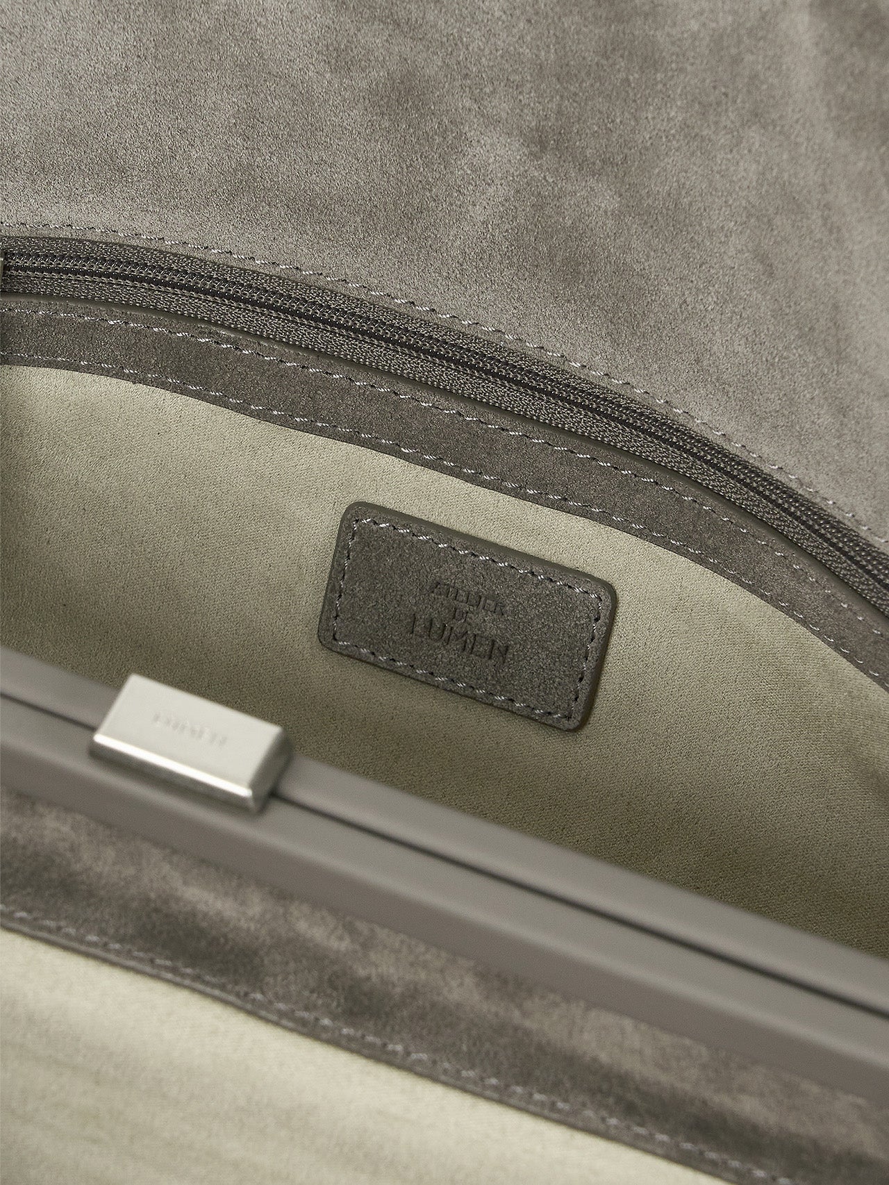 ANNEAU FRAME BAG suede grey