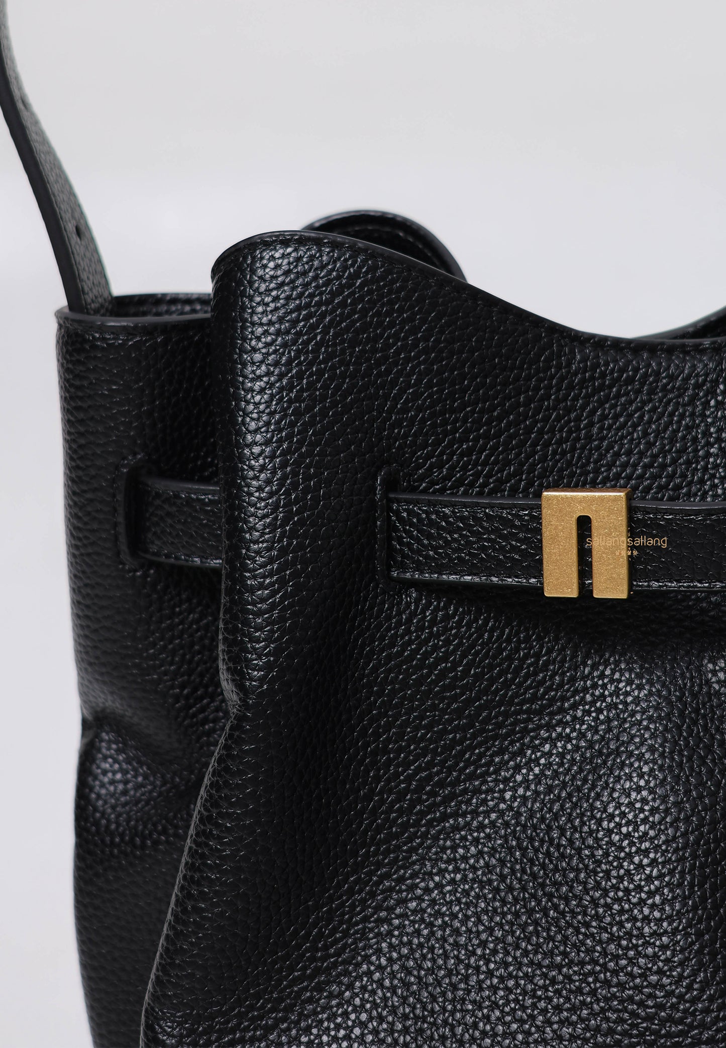Clara Lock Accent Bucket Shoulder Bag - Black