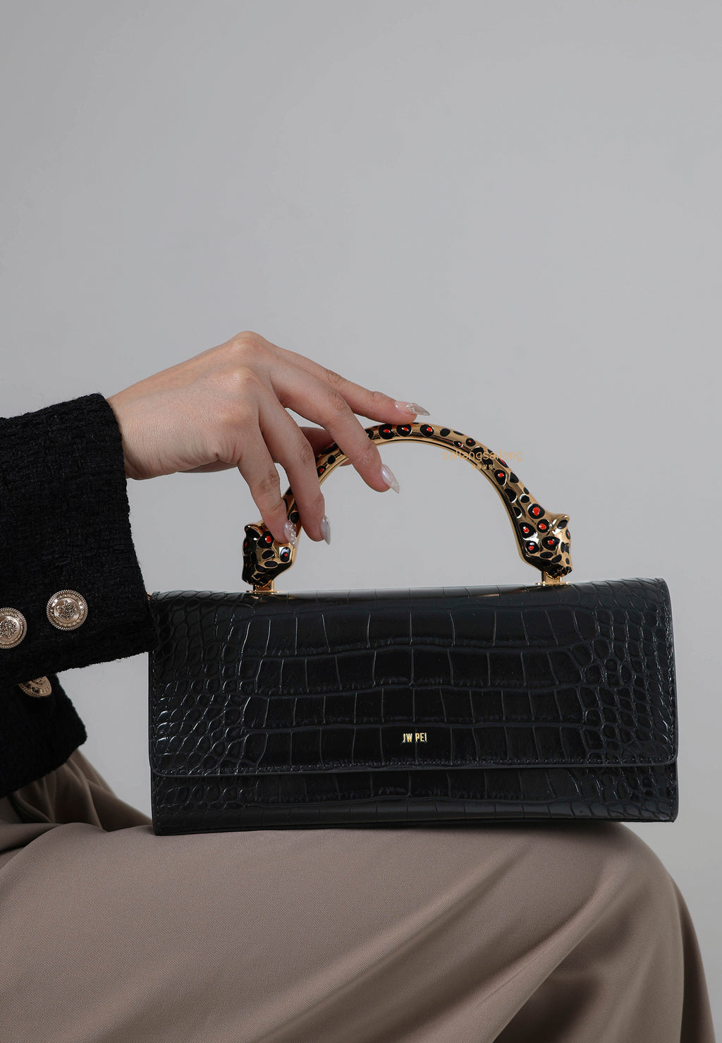 Maya Leopard-shaped Hardware Handle Top Handle Bag - Black Croc