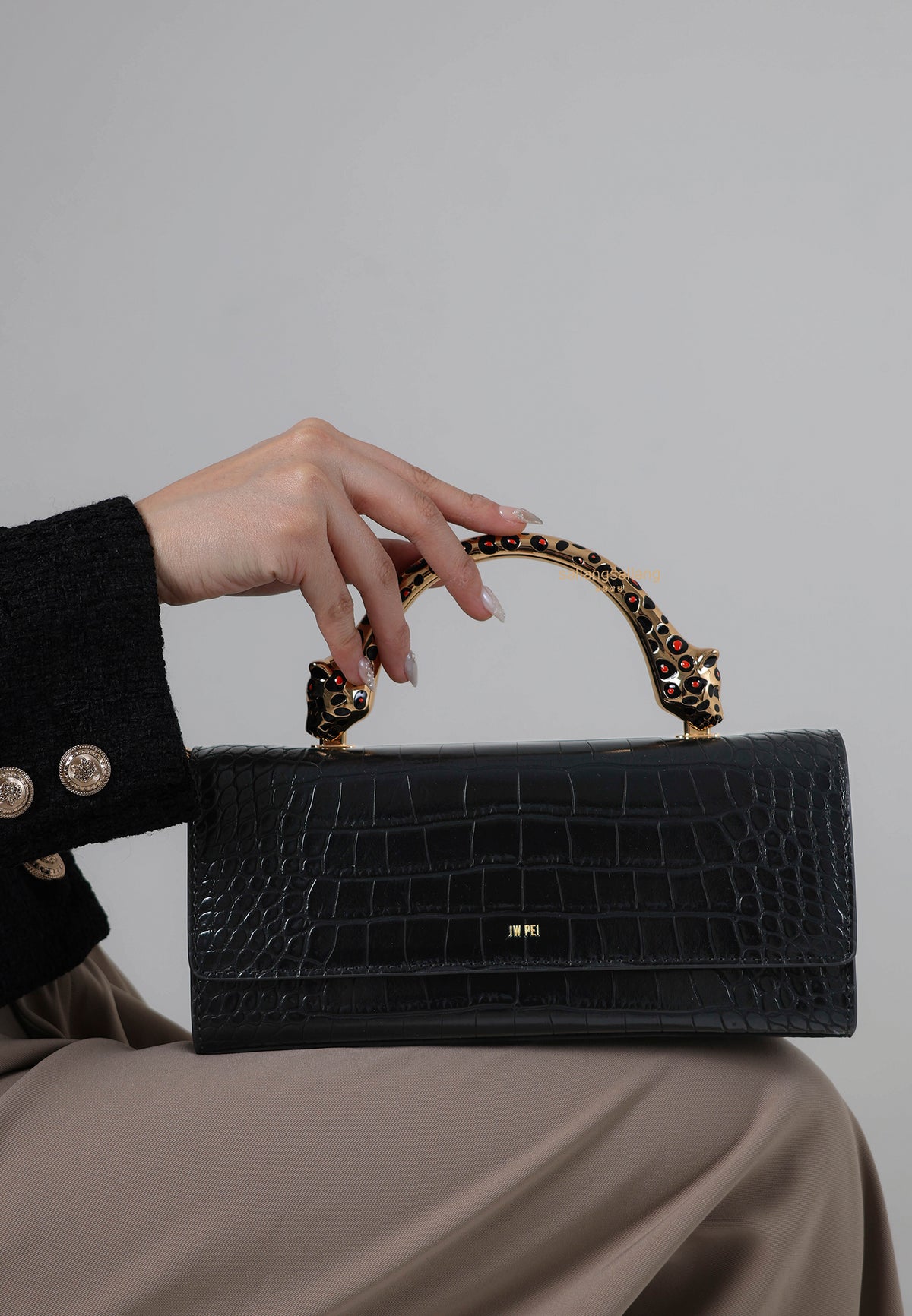 Maya Leopard-shaped Hardware Handle Top Handle Bag - Black Croc