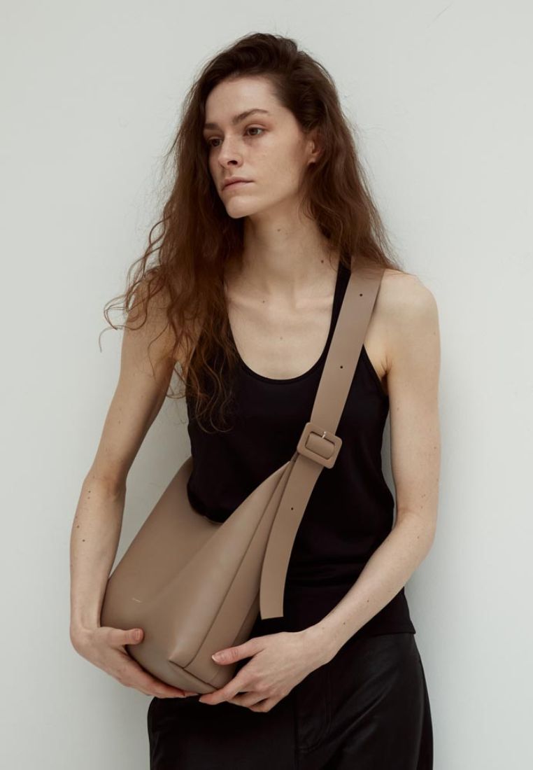 LOG Hobo Bag Taupe