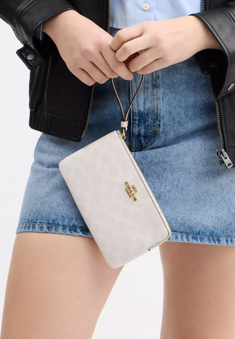 Large Corner Zip Wristlet In Signature Canvas Gold White Chalk