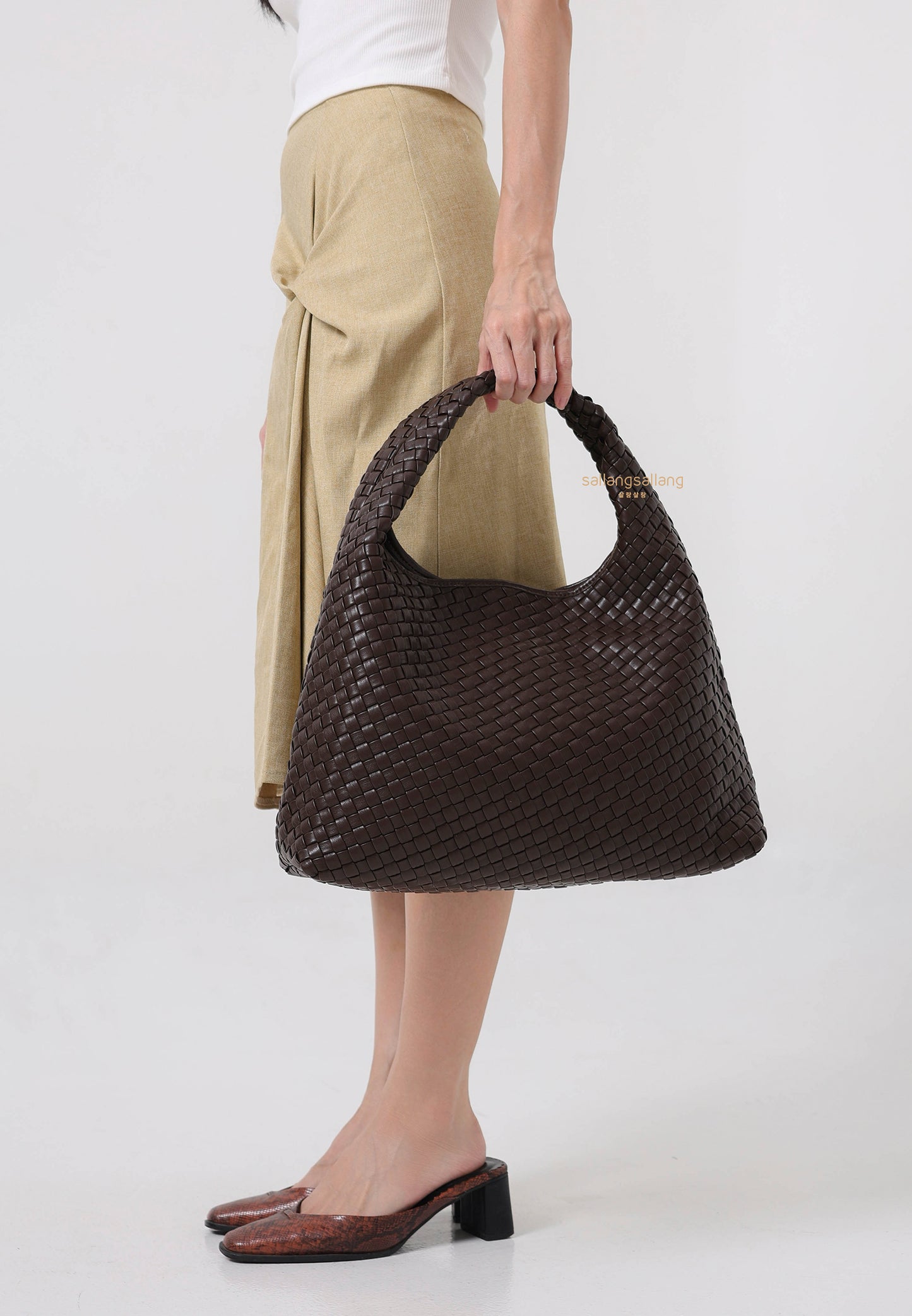 Laura Woven Shoulder Bag - Mocha Brown