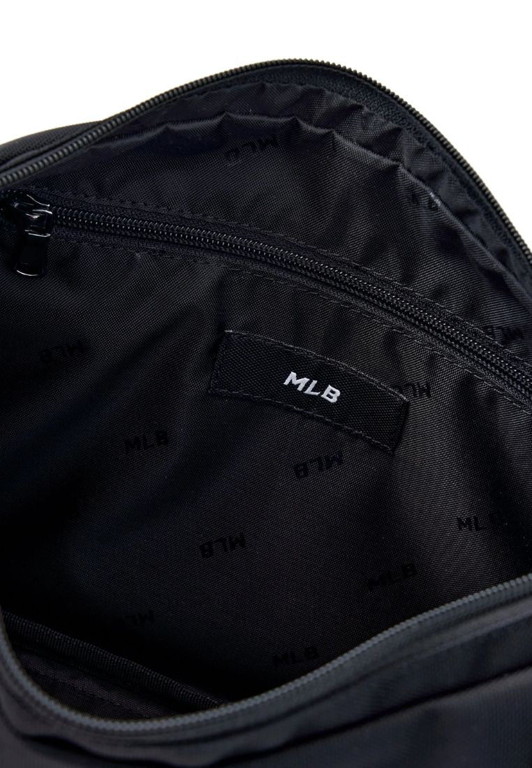 Logo Point Messenger Bag NY Yankees Black