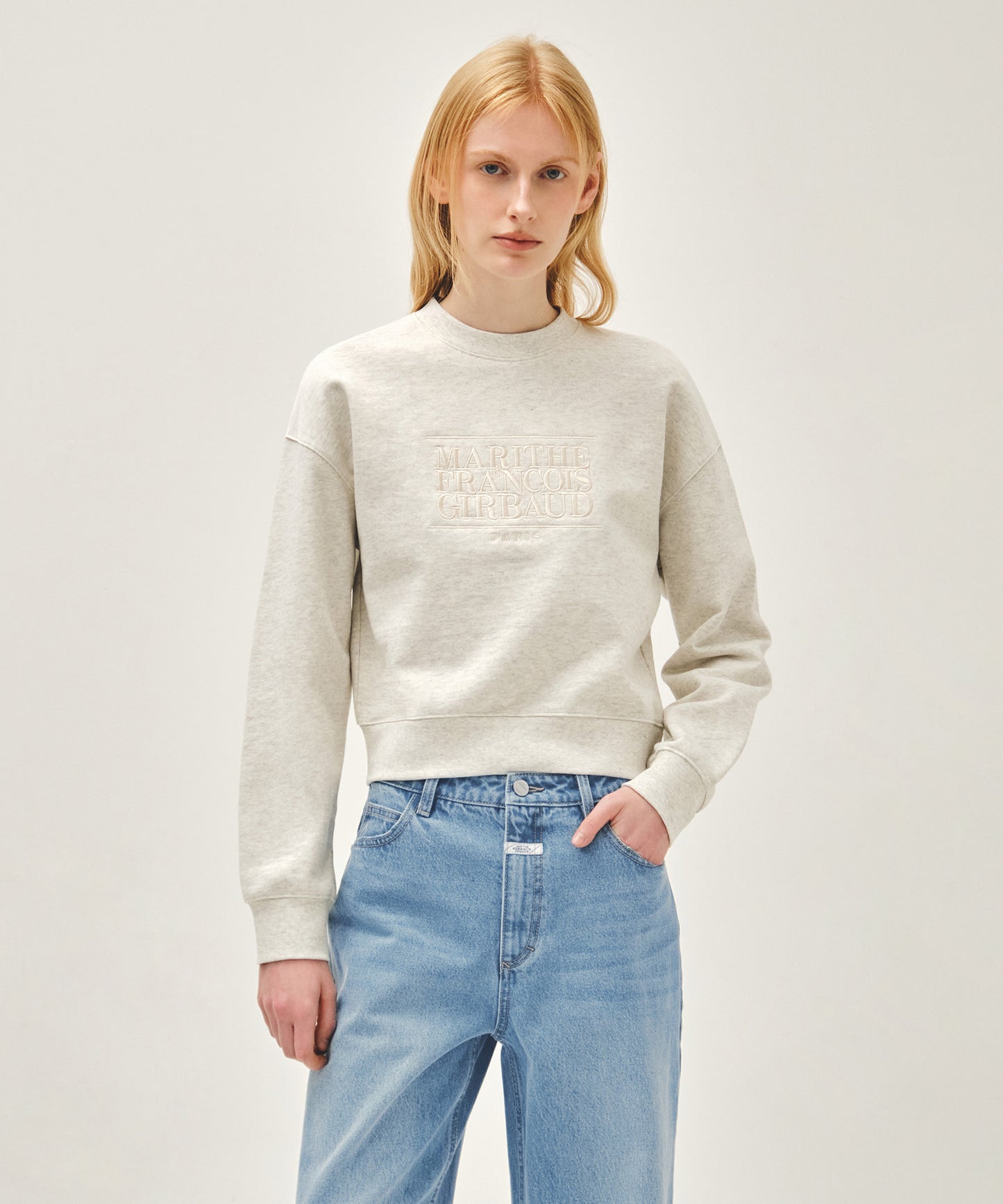 W CLASSIC LOGO CROP SWEATSHIRT oatmeal [New Model]