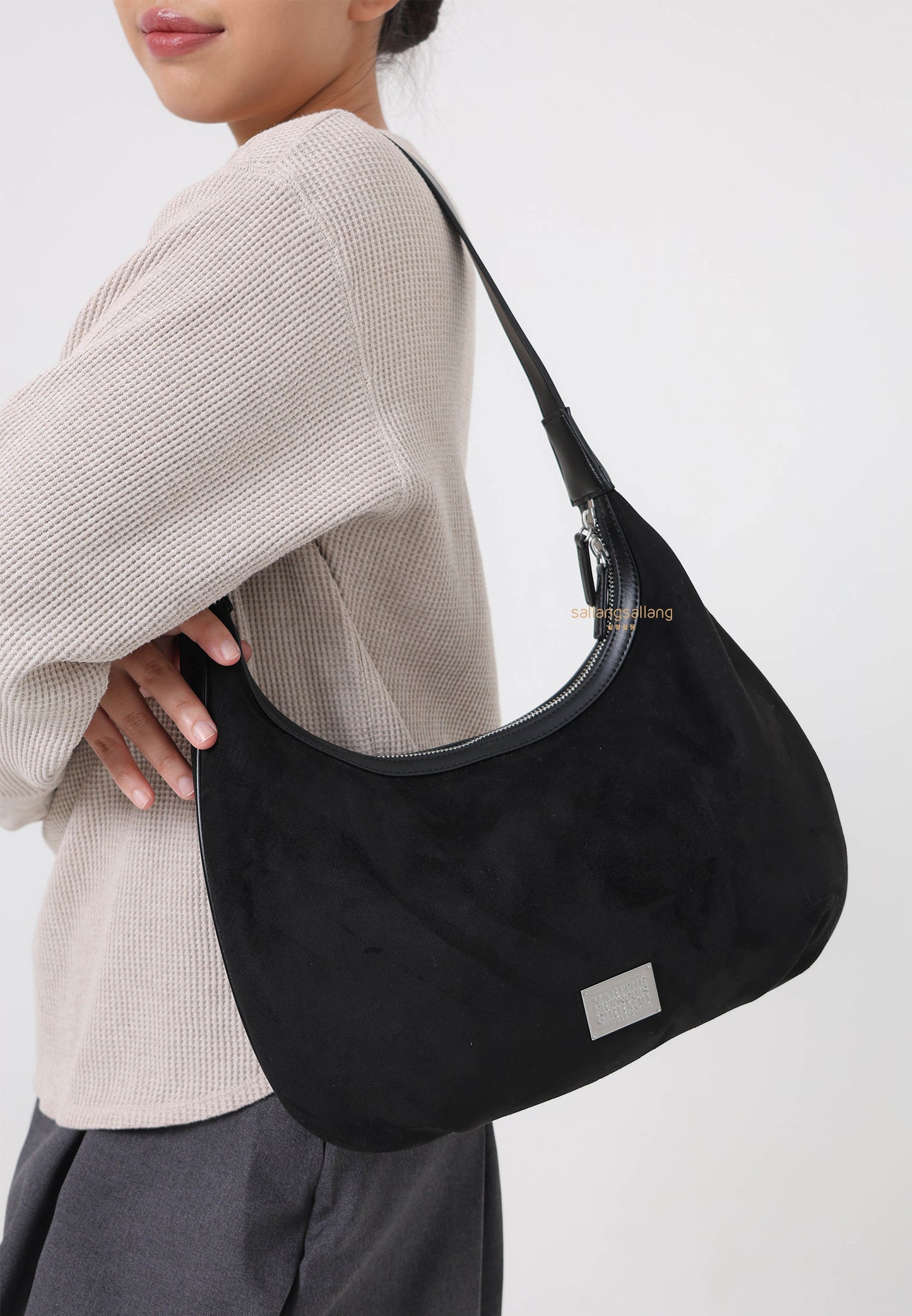CLASSIC LOGO ROUND SUEDE SHOULDER BAG black