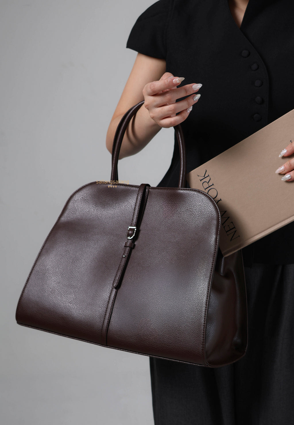 Blanc Large Burgundy Brown