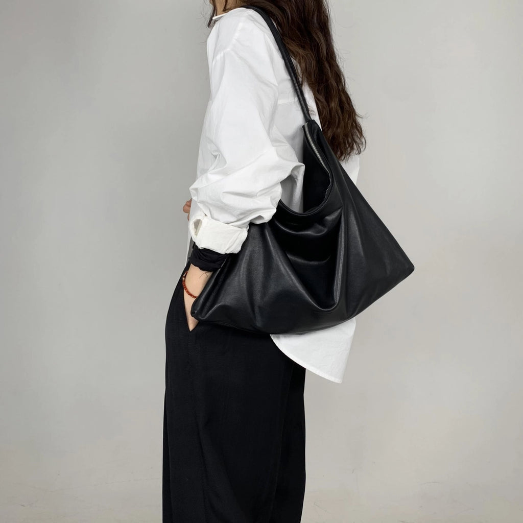 Momo L Black