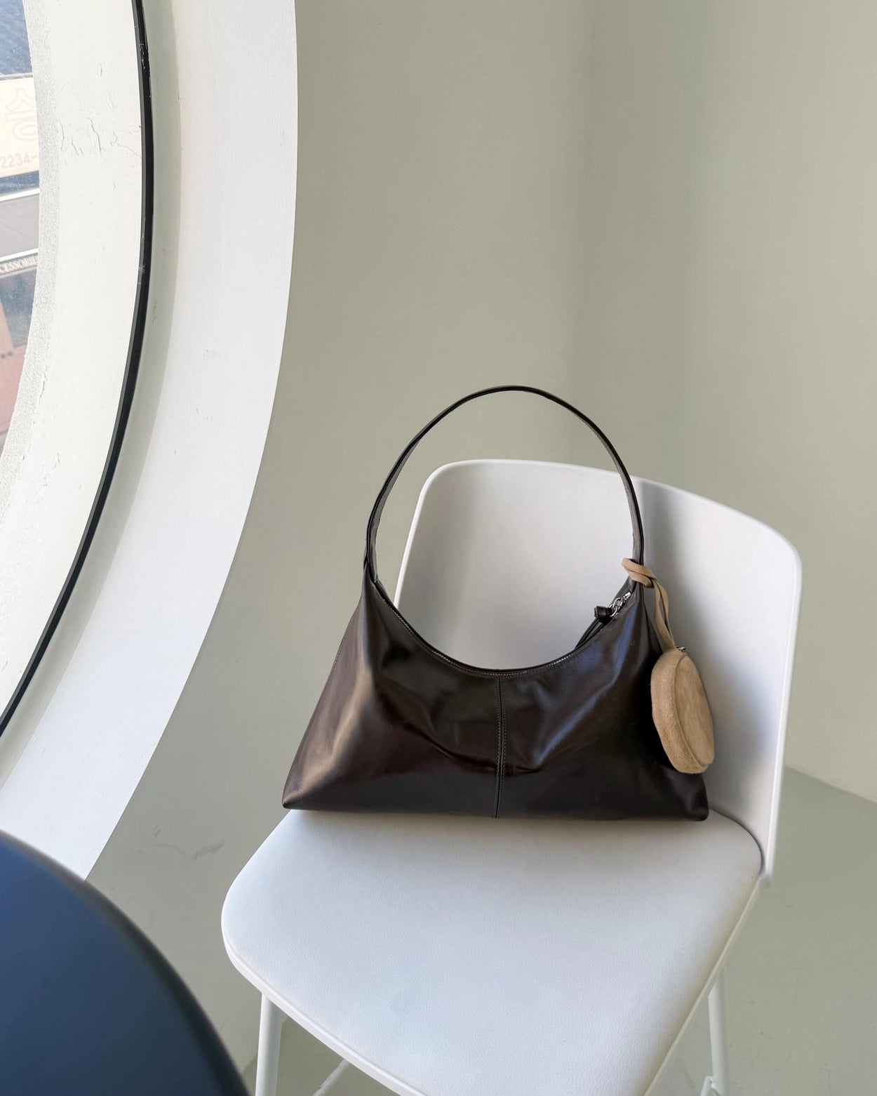 Monet Bag Pull-Up Leather Dark Brown