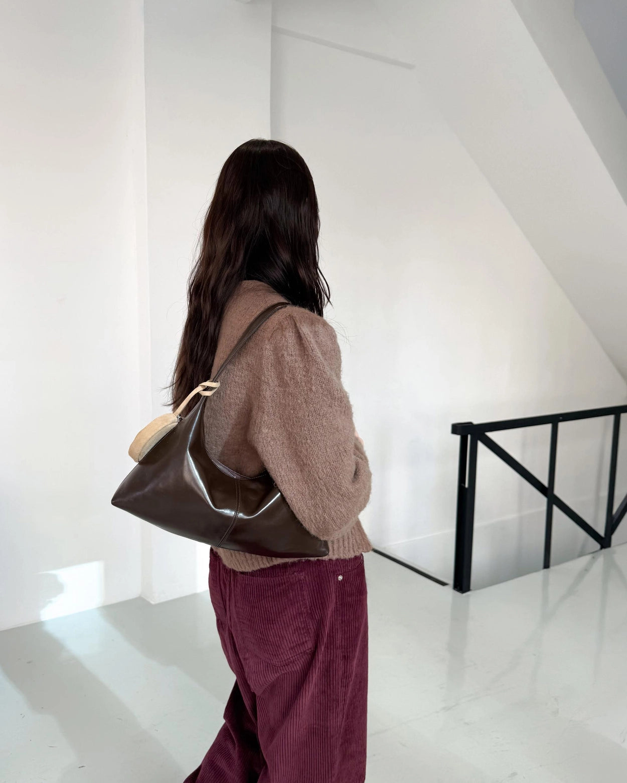 Monet Bag Pull-Up Leather Dark Brown