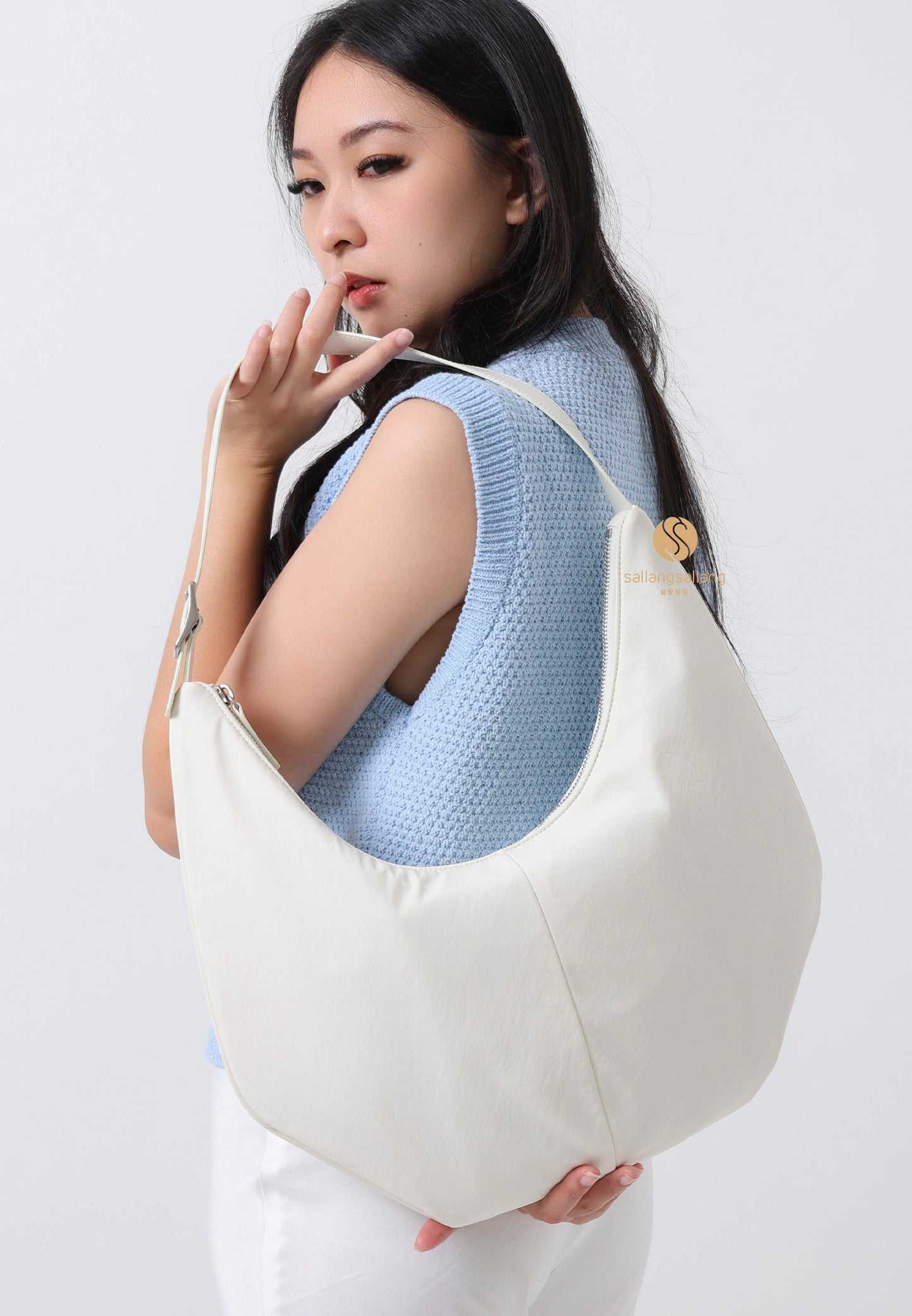MOSSY HOBO BAG ecru white
