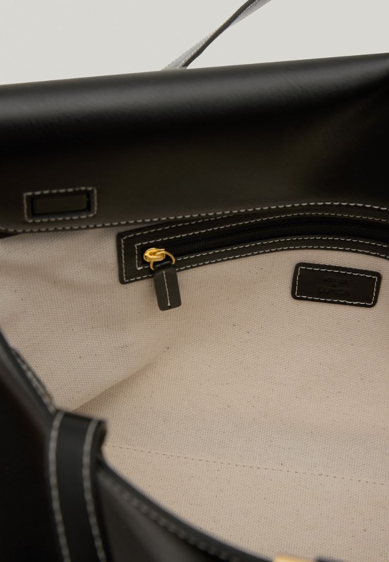 PANIER FLAP BAG soft black