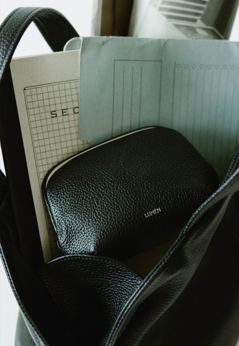 PAVE FRAME POUCH soft black