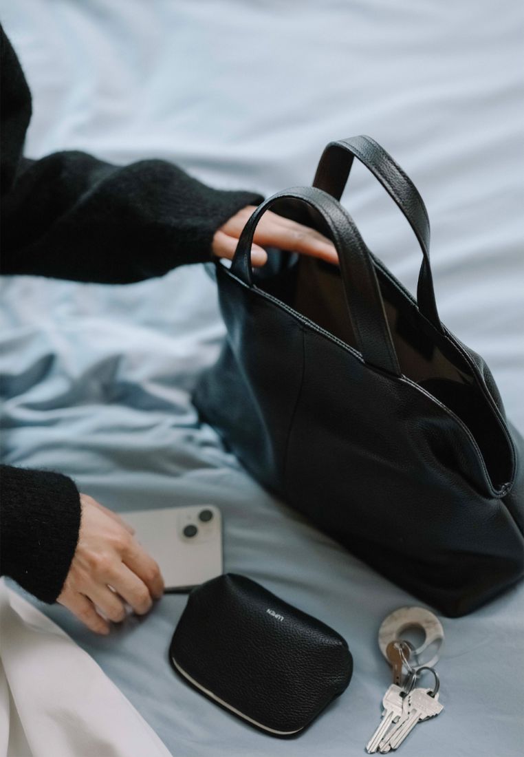 PAVE TOTE BAG soft black