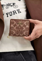 Snap Wallet In Signature Chenille Gold Light Khaki Vintage Brown