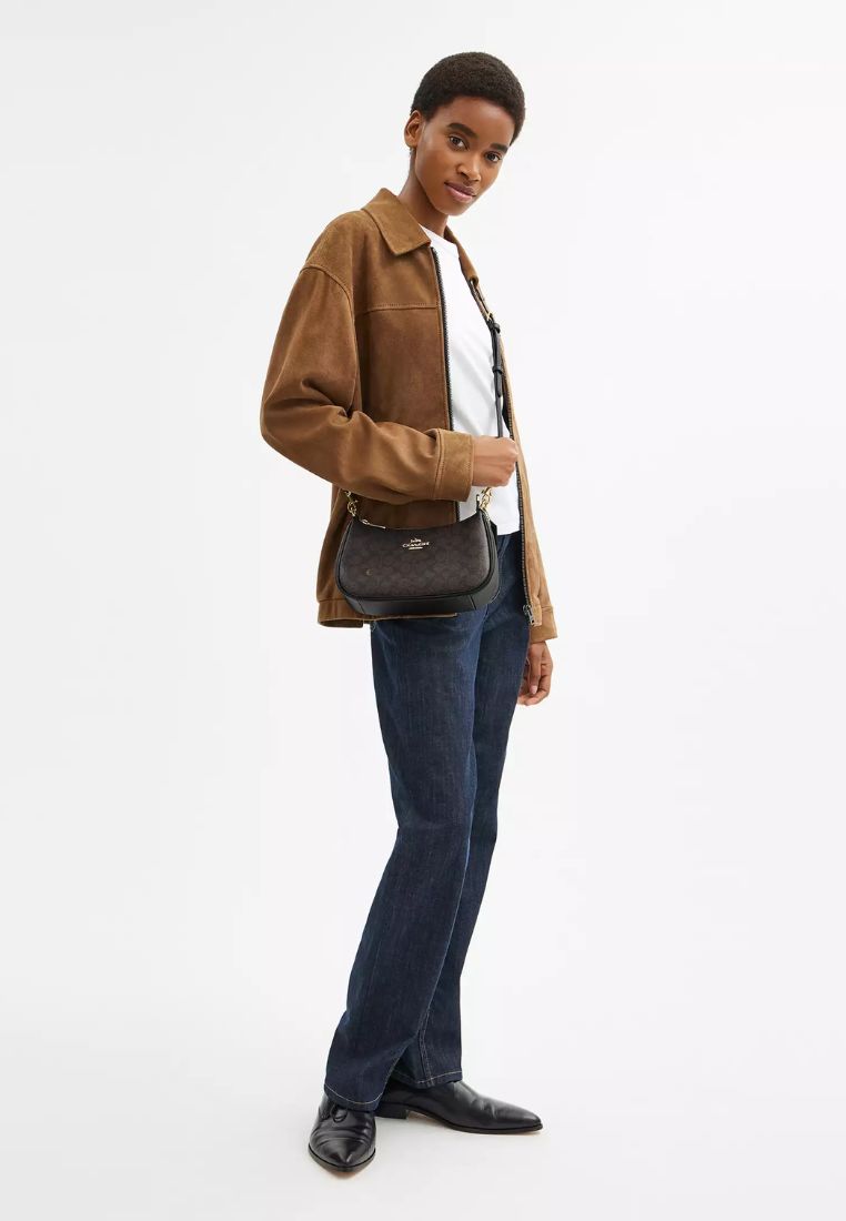 Teri Shoulder Bag In Signature Canvas Gold Walnut Black