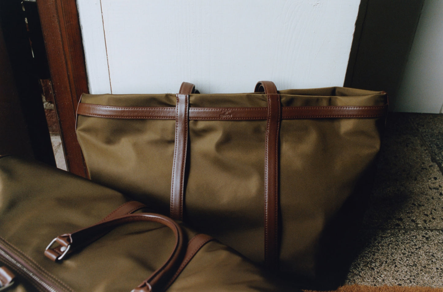 VOYAGE SHOPPER BAG khaki brown