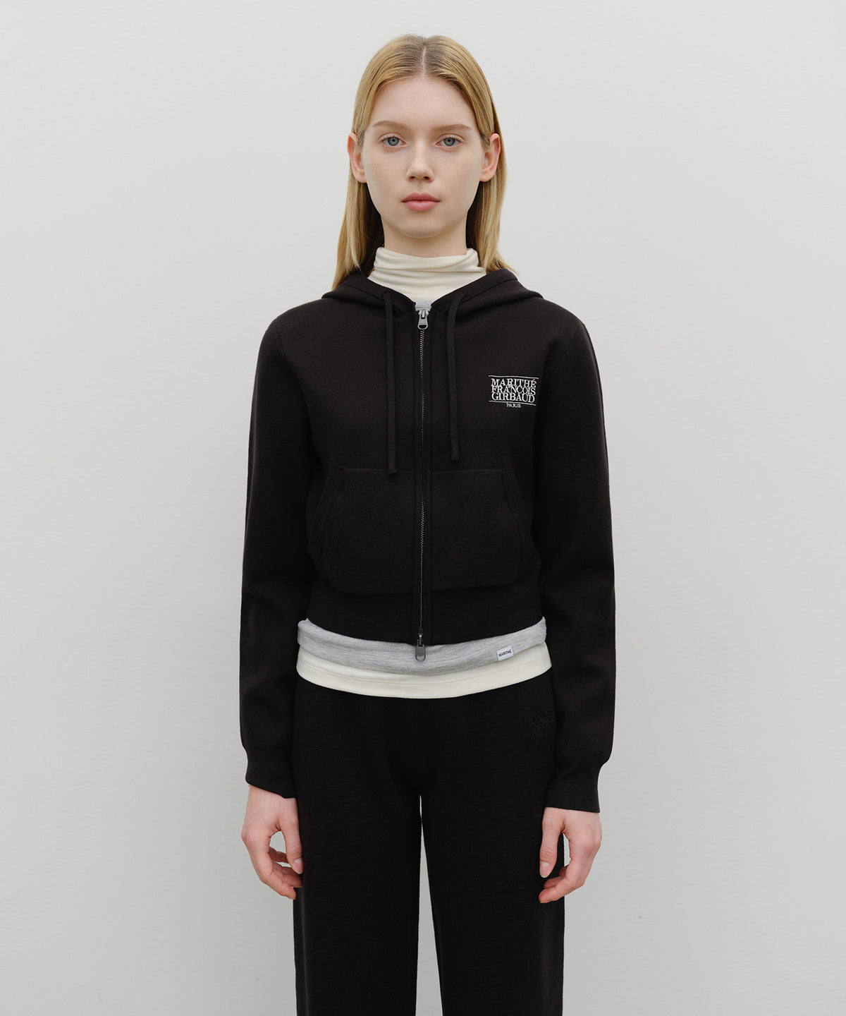 W CLASSIC LOGO CROP KNIT HOODIE ZIPUP black