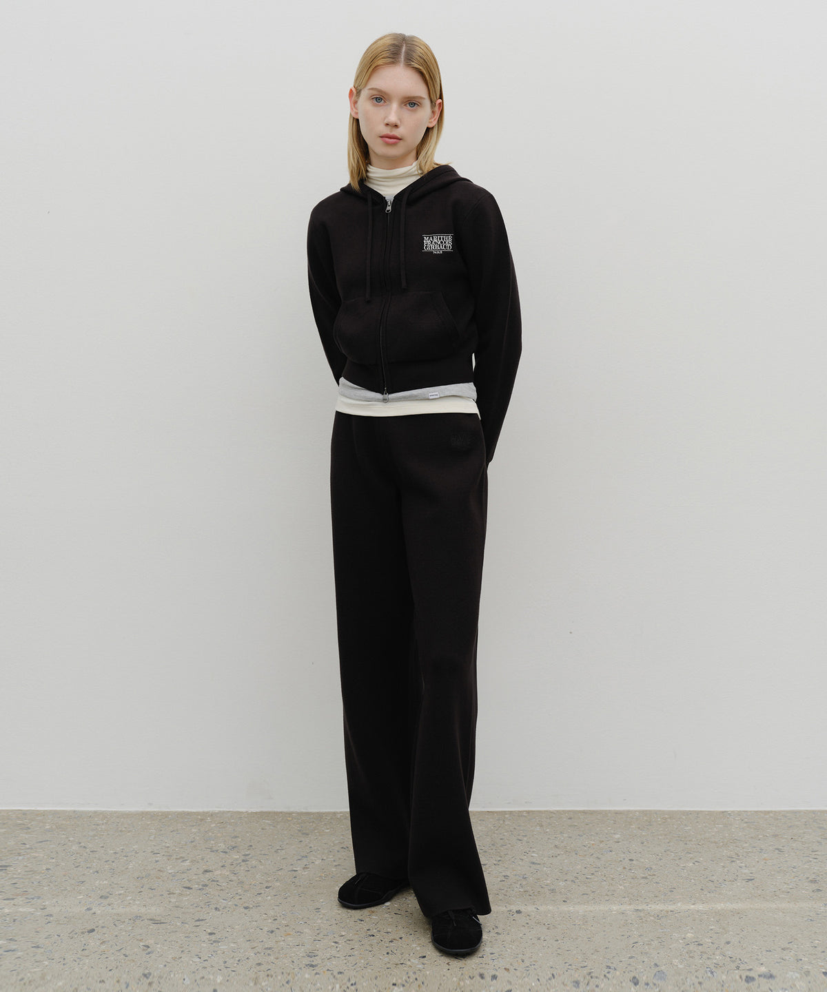 W CLASSIC LOGO CROP KNIT HOODIE ZIPUP black
