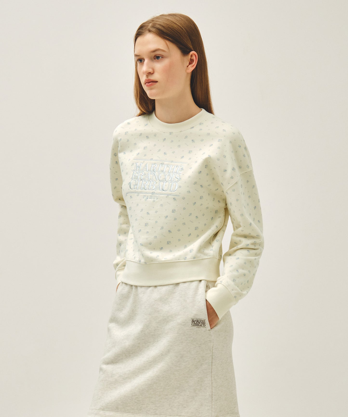 W CLASSIC LOGO CROP SWEATSHIRT flower