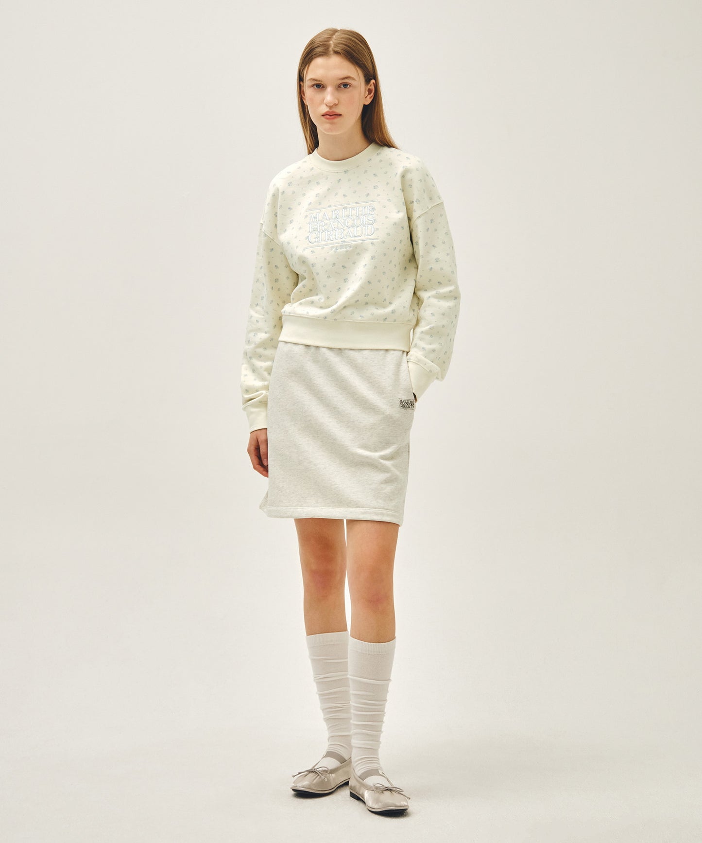W CLASSIC LOGO CROP SWEATSHIRT flower
